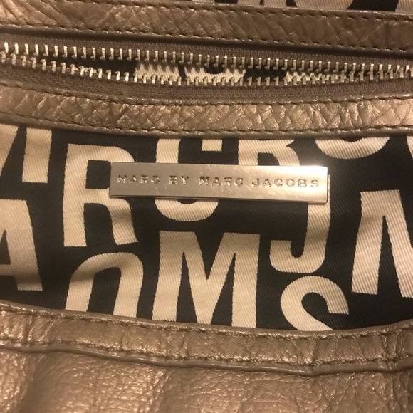 Authentic Marc by Marc Jacobs Pebble Leather Bag - Picture 3 of 8